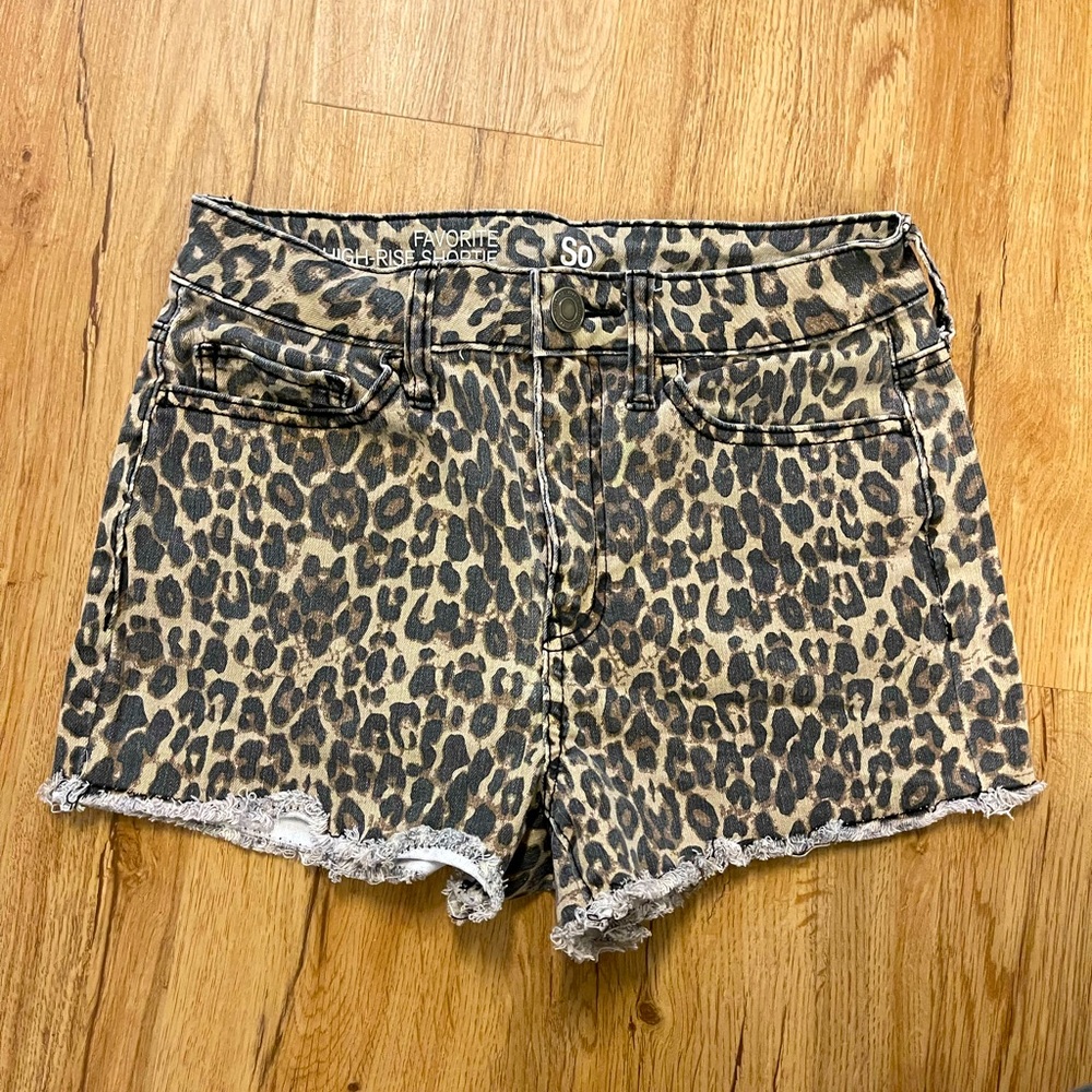 Leopard print high rise shorts